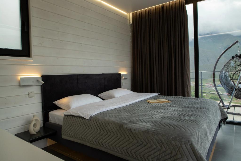 Частный дом с прекрасным видом на горы - главное фото