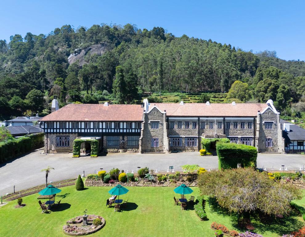 Отель The Hill Club - главное фото