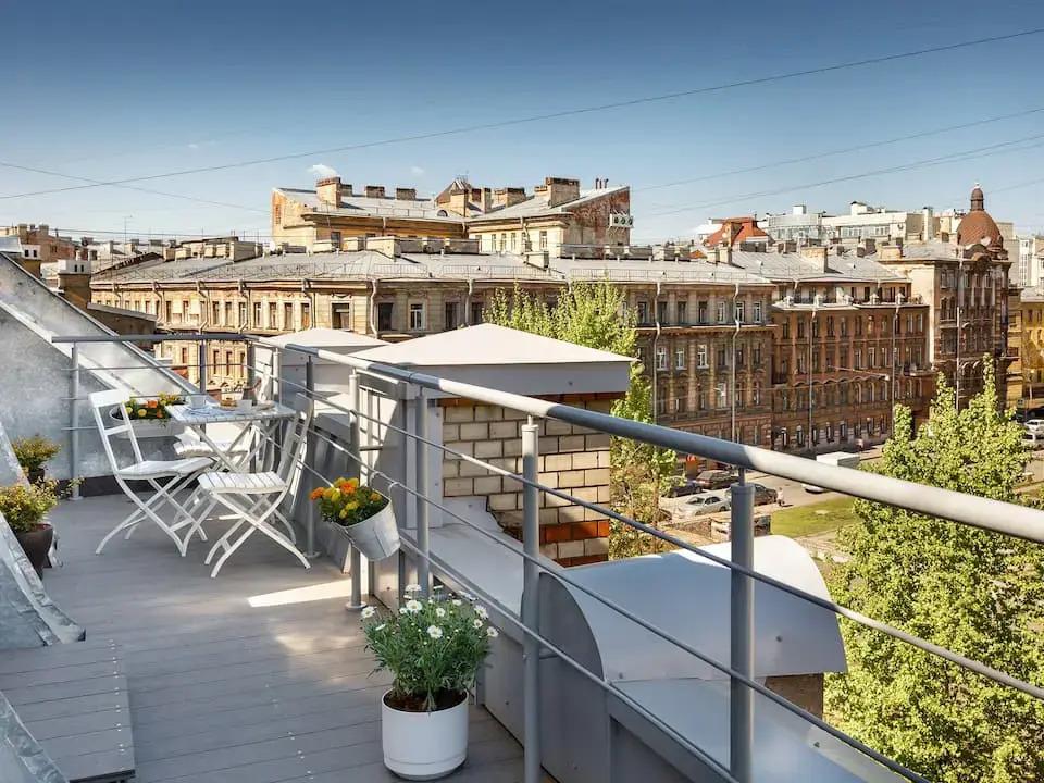 Апартаменты Мансарда с террасой в центре Санкт-Петербурга - главное фото