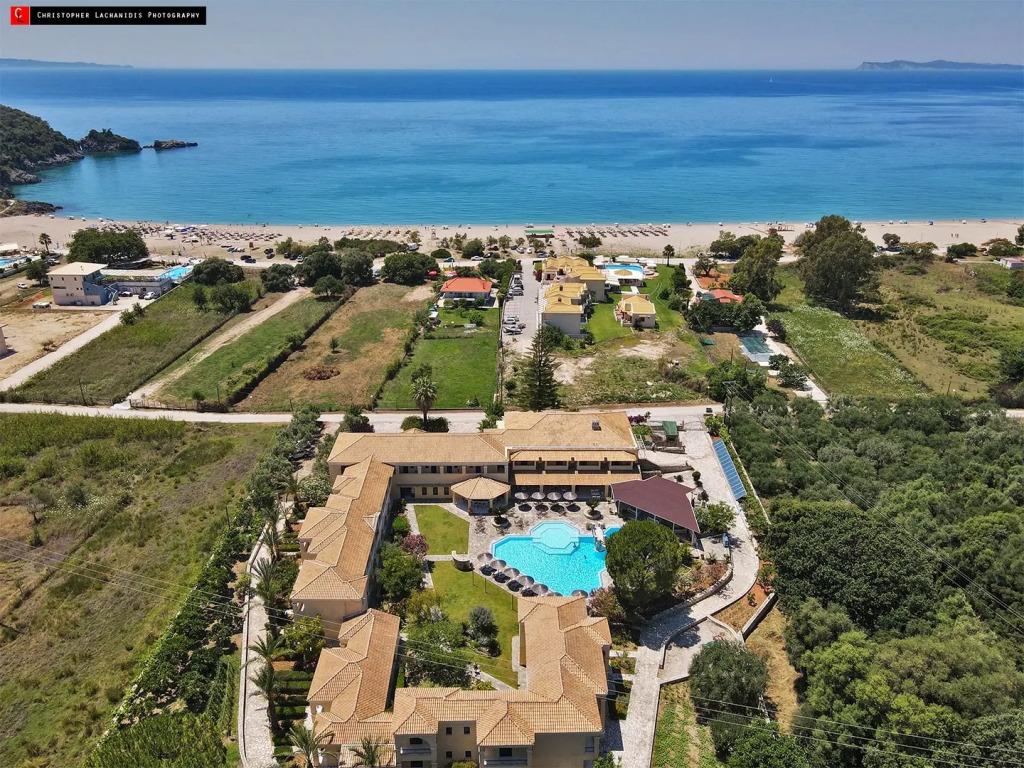 Отель Karavostasi Beach - главное фото