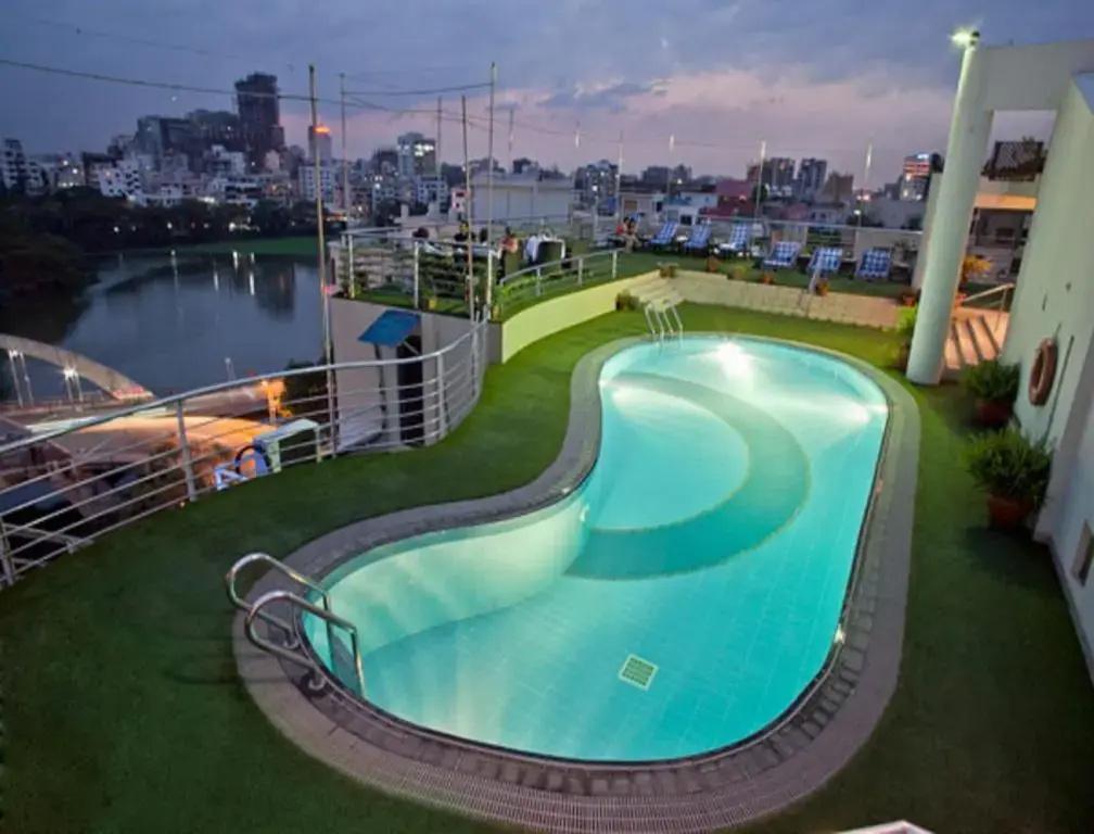 Lakeshore Hotel & Apartments - главное фото