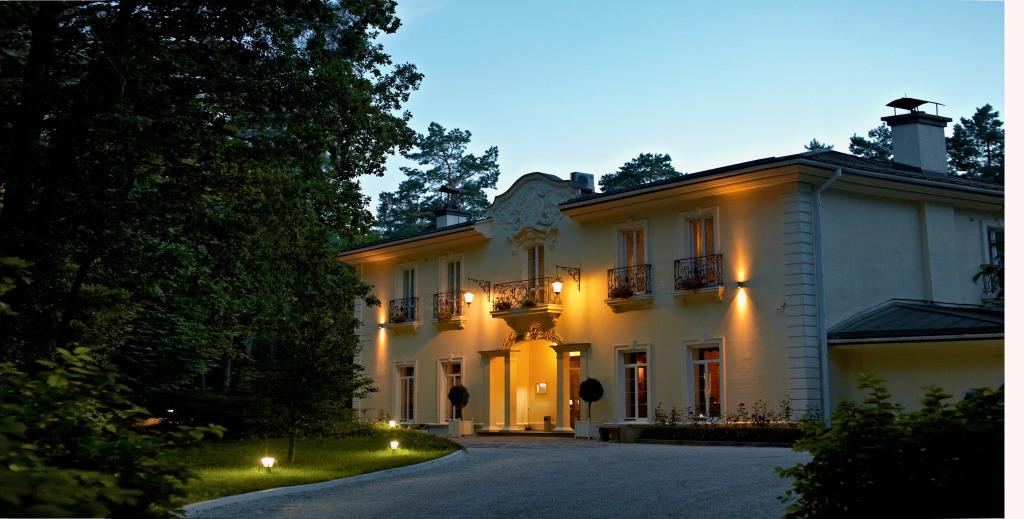 Отель Кронон Парк - главное фото