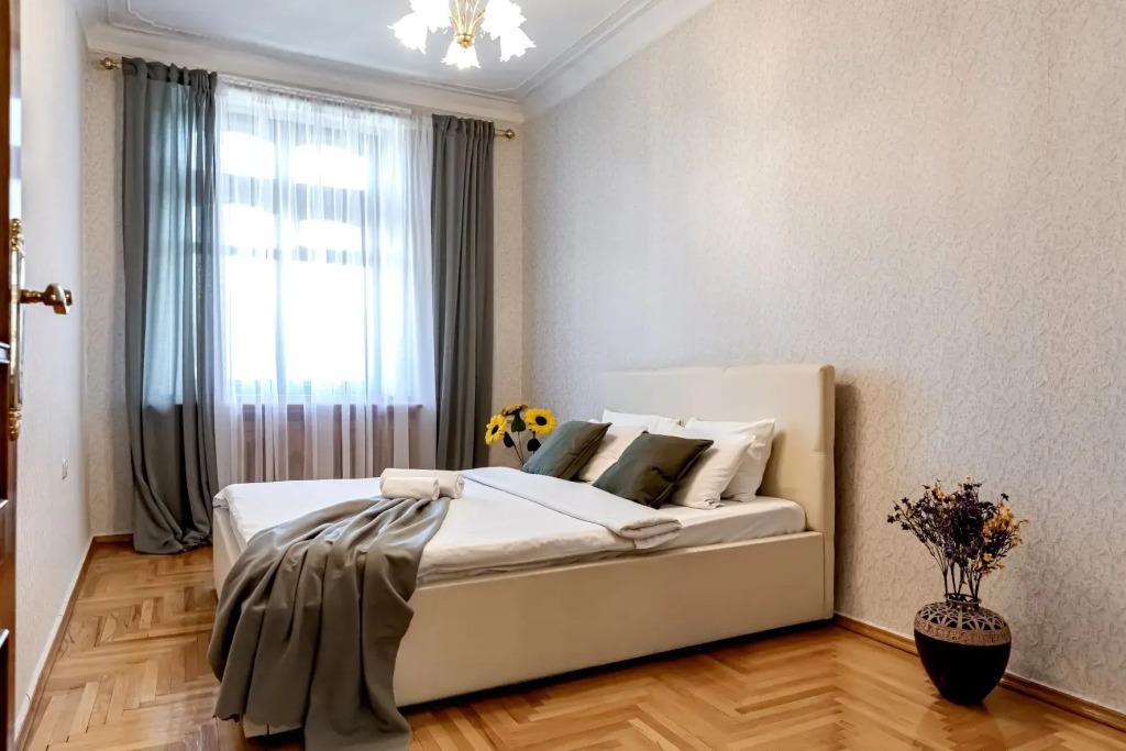 Апартаменты на Куйбышева Ирины Савельевой в центре курортного бульвара - главное фото