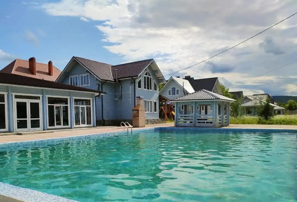 Гостевой дом Коттеджи в аренду Береговая 44 - главное фото