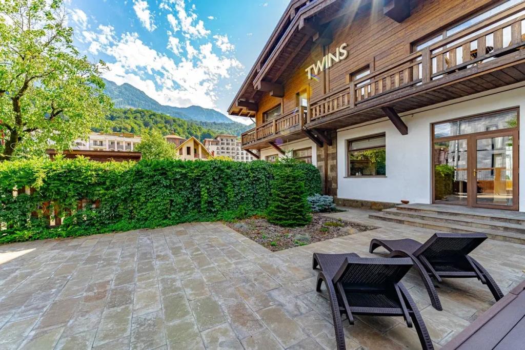 Коттедж Премиум Класса в Горах на 12 Гостей - главное фото