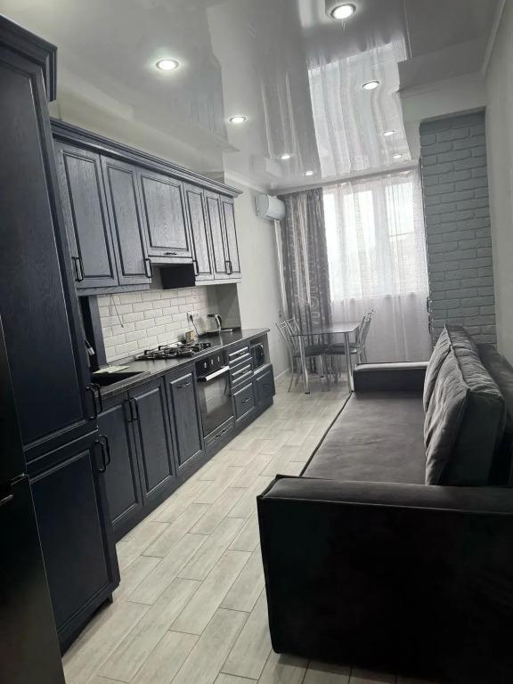 Апартаменты на Бибика 24 с видом на горы - главное фото