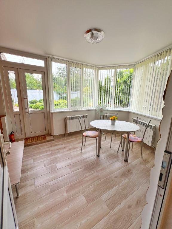 Апартаменты с зоной барбекю и бесплатной парковкой - главное фото