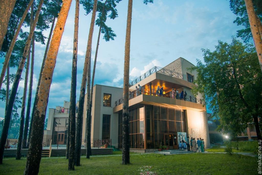 Загородный гостиничный комплекс Серебряный бор - главное фото
