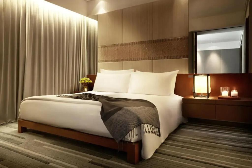 Hansar Bangkok Hotel - главное фото