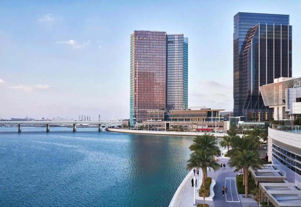 Four Seasons Hotel Abu Dhabi at Al Maryah Island - главное фото