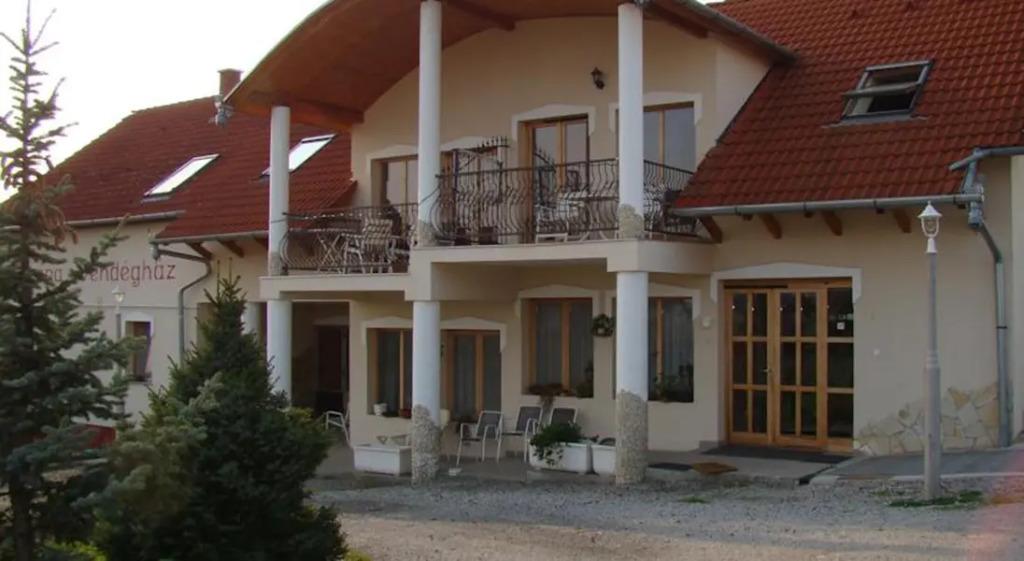 Europa Vendégház - главное фото