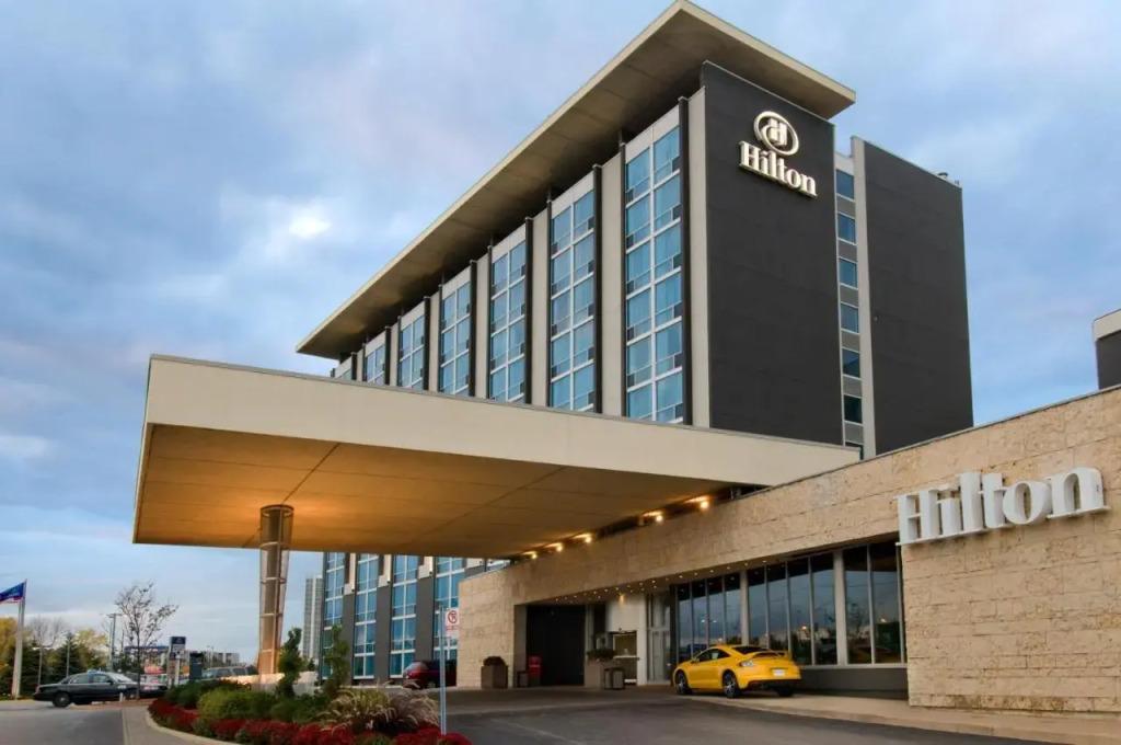 Hilton Toronto Airport Hotel & Suites - главное фото