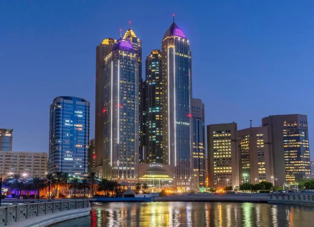 Отель Sofitel Abu Dhabi Corniche - главное фото