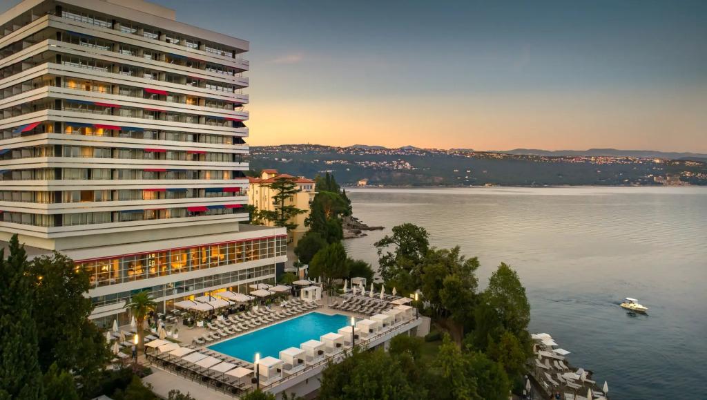 Hotel Ambasador - главное фото