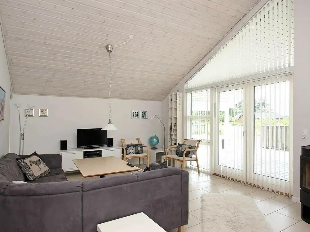 Spacious Holiday Home in Brovst With Swimming Pool - главное фото