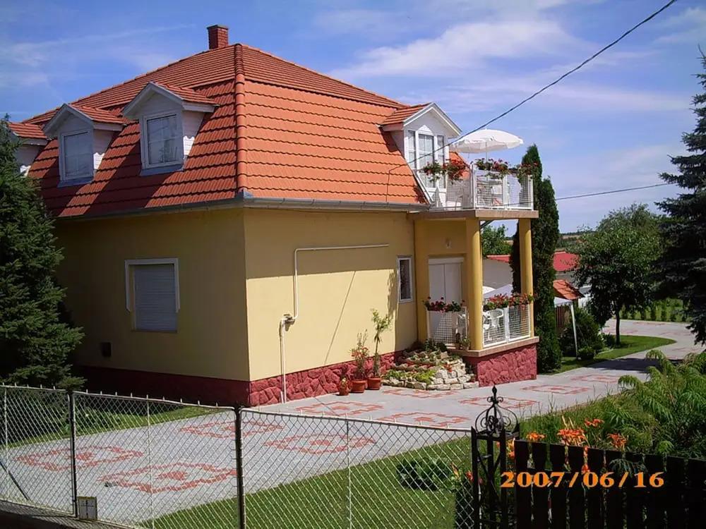 Balaton Apartman House 2 - главное фото