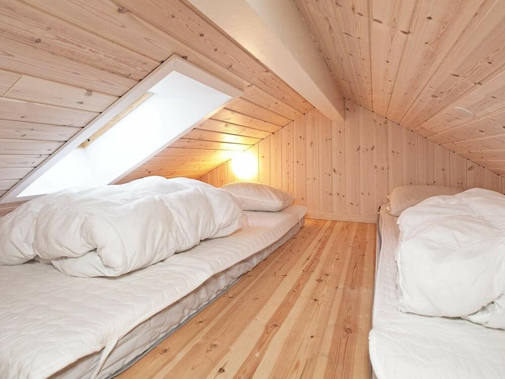 Serene Holiday Home in Dannemare With Indoor Whirlpool - главное фото