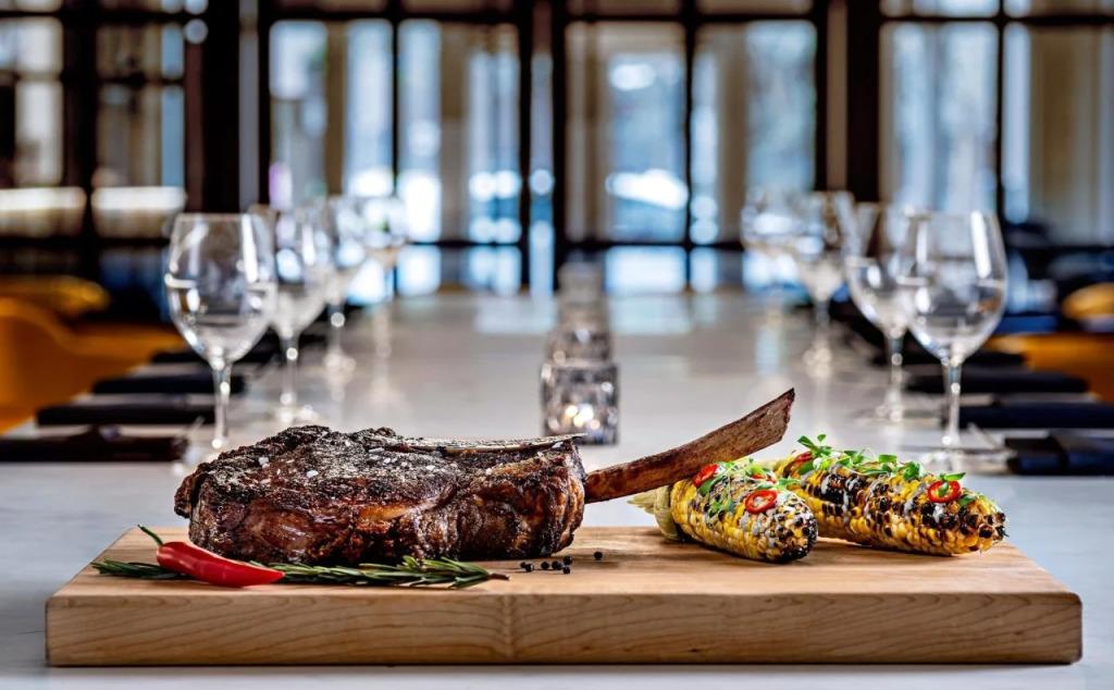 Sheraton Suites Calgary Eau Claire - главное фото