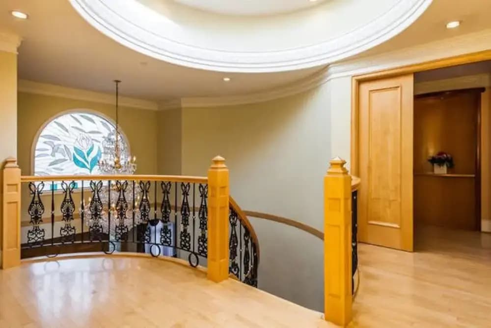 Vancouver West Luxurious House - главное фото