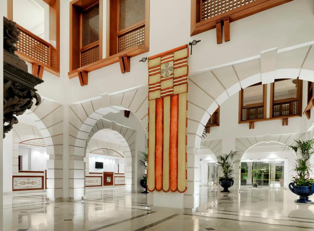 Отель Pine Cliffs Gardens - главное фото