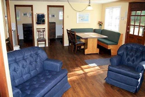 Lakeshore on Salt Spring - главное фото