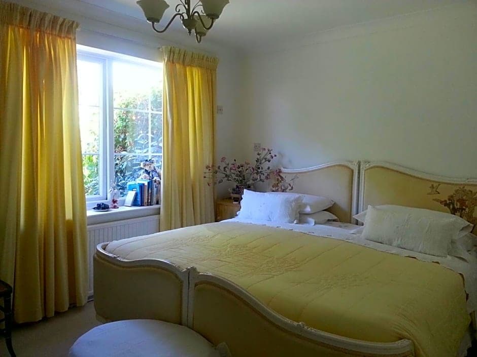 Folly Studio Bed and Breakfast - главное фото