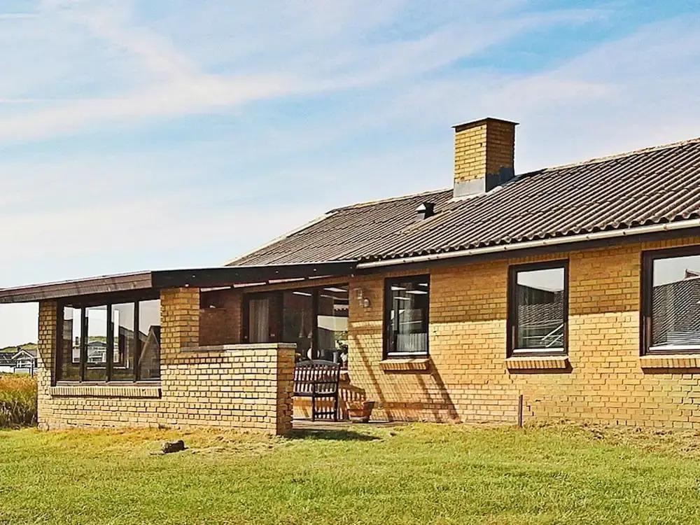 Beautiful Holiday Home in Søndervig Near North Sea - главное фото