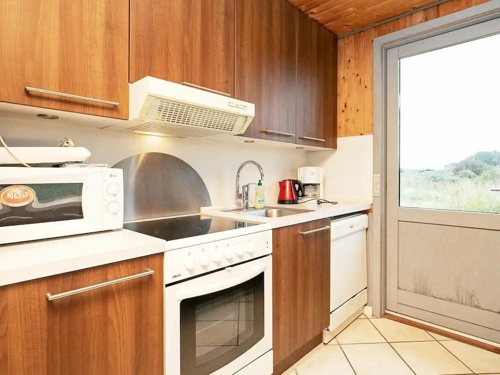 Serene Holiday Home in Hjørring With Terrace - главное фото