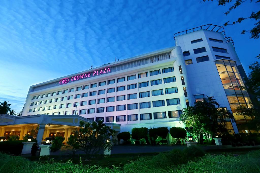 Crowne Plaza Chennai Adyar Park - главное фото