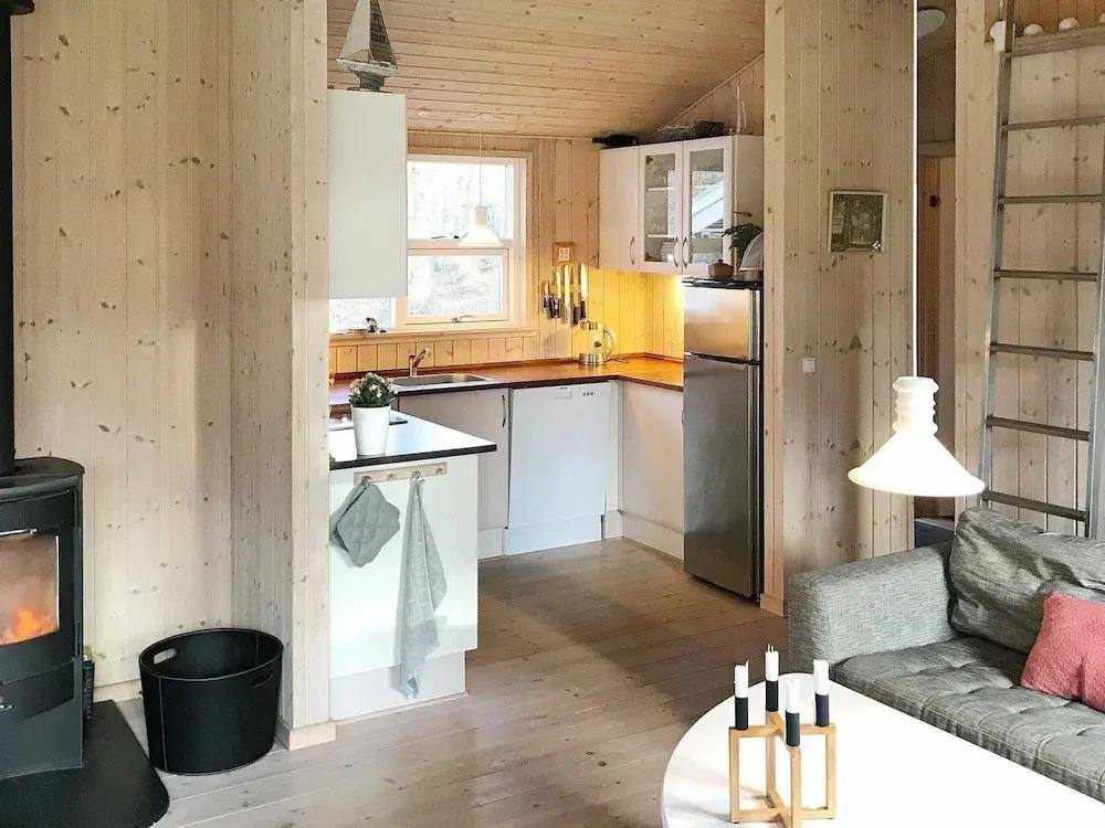 Refreshing Holiday Home in Glesborg With Terrace - главное фото