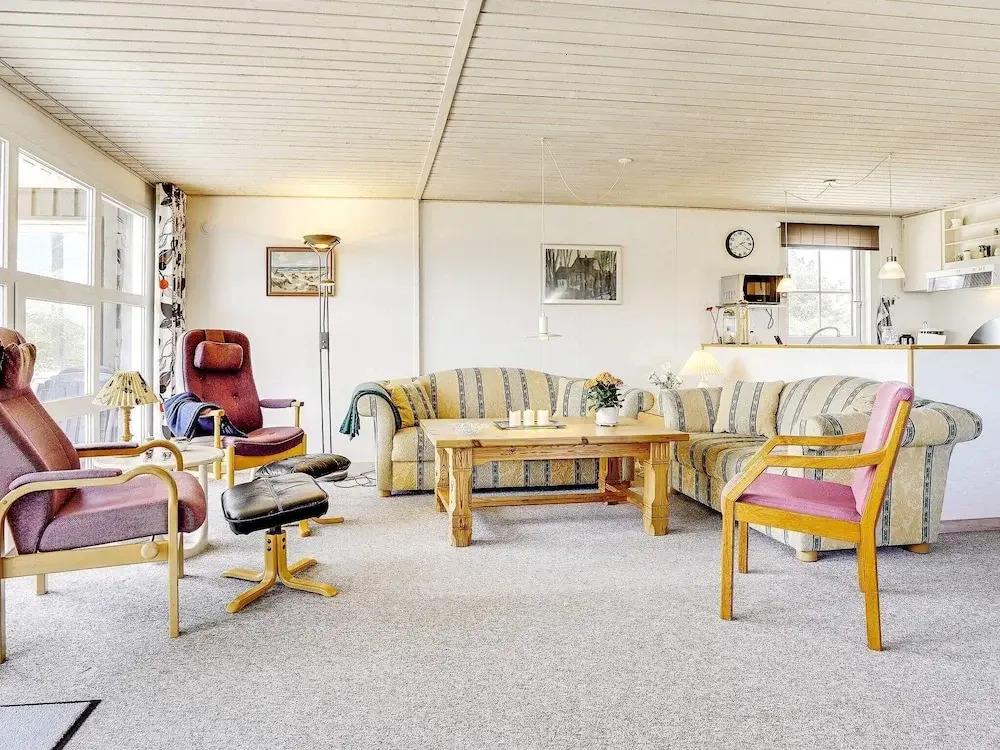 Alluring Holiday Home in Hvide Sande With Terrace - главное фото