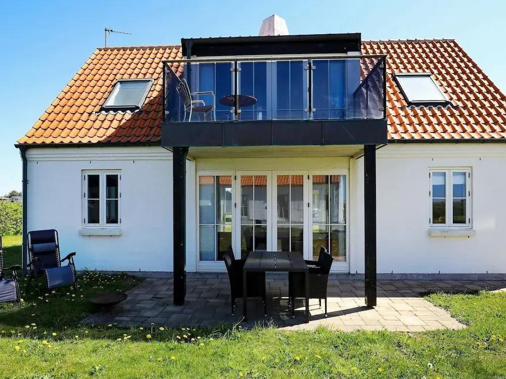 Contemporary Holiday Home in Lokken With Ocean Views - главное фото