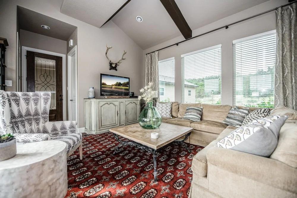 All-suite Century Oak House - Walk To Hidden Falls 2 Bedroom Home - главное фото