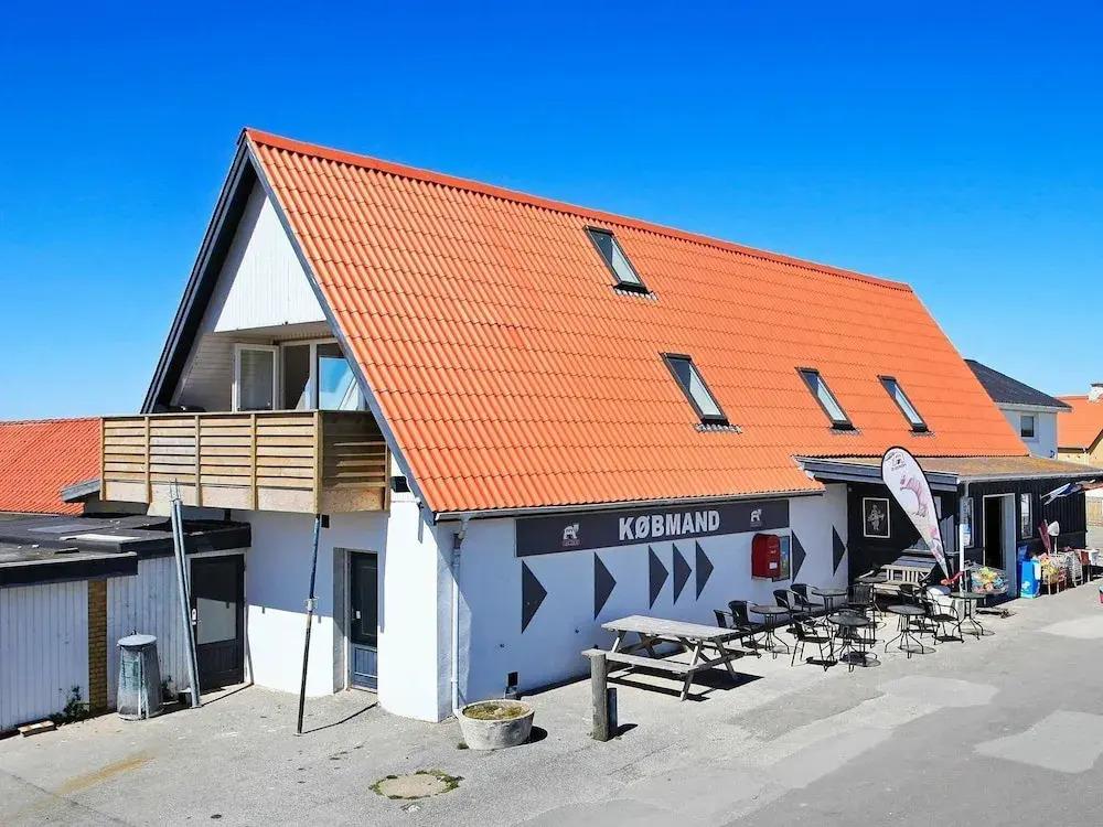 Beautiful Apartment in Lokken With Balcony - главное фото