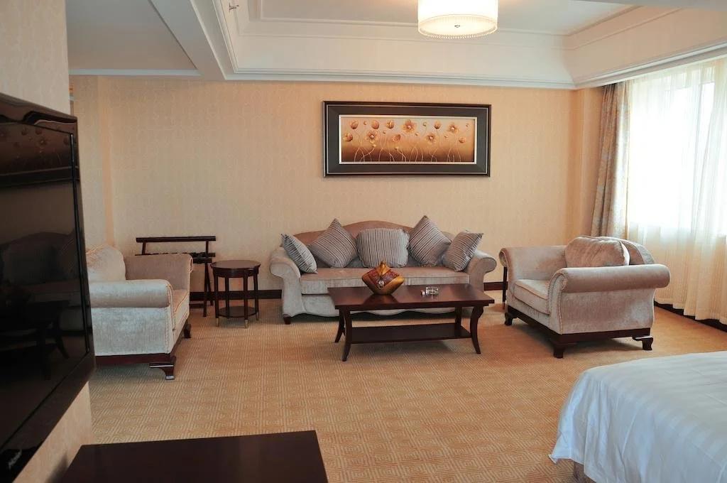 Qilu International Hotel - главное фото