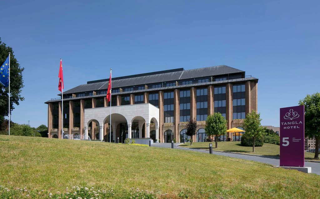 Tangla Hotel Brussels - главное фото
