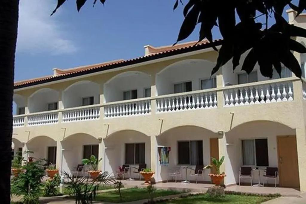 Cape Point Hotel - главное фото