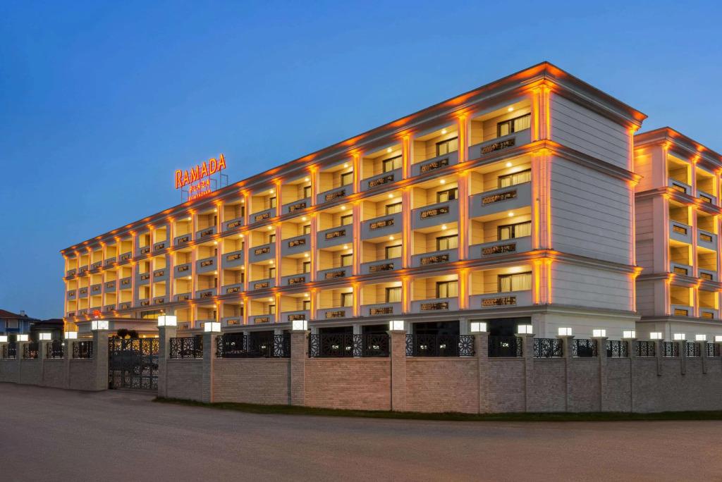 Ramada Plaza By Wyndham Silivri - главное фото