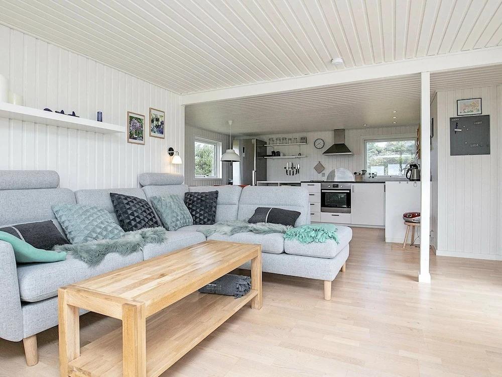 Relaxed Holiday Home in Thisted Jutland With Terrace - главное фото