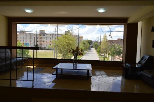 Kibo Hotel Restaurant - главное фото