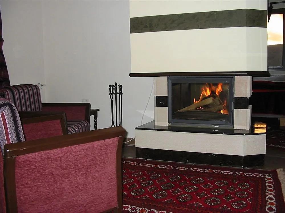 Iris Flower Hotel - главное фото