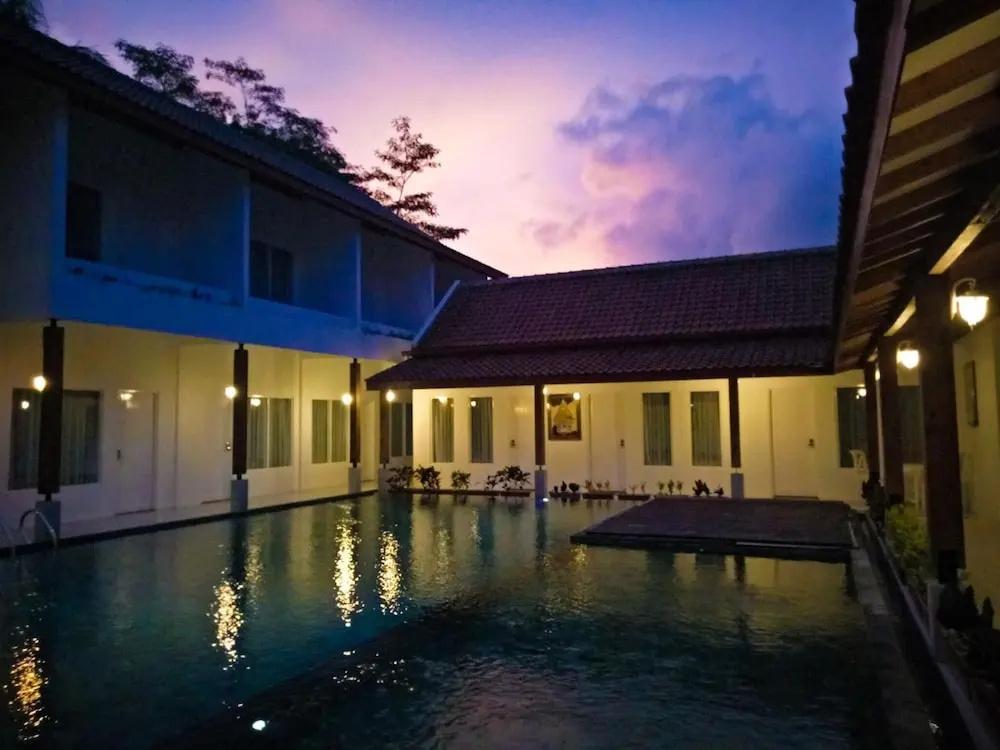 Sinom Borobudur Hotel - главное фото