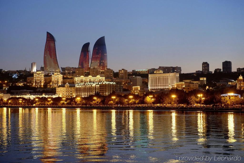 Отель Fairmont Baku at the Flame Towers - главное фото