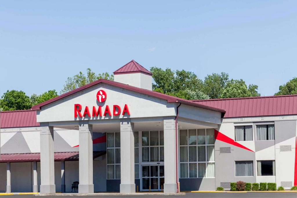 Ramada by Wyndham Henderson/Evansville - главное фото