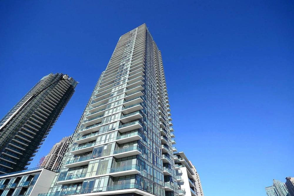 Pathway Luxury Suites - 4099 Brickstone - главное фото