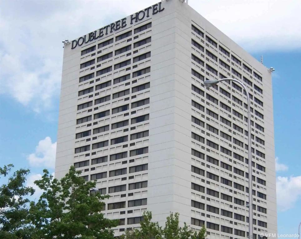 DoubleTree by Hilton Hotel Albuquerque - главное фото