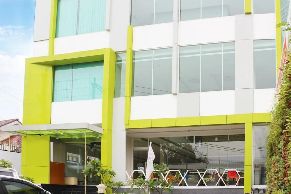 Airy Karamat Bhayangkara 127 Sukabumi - главное фото