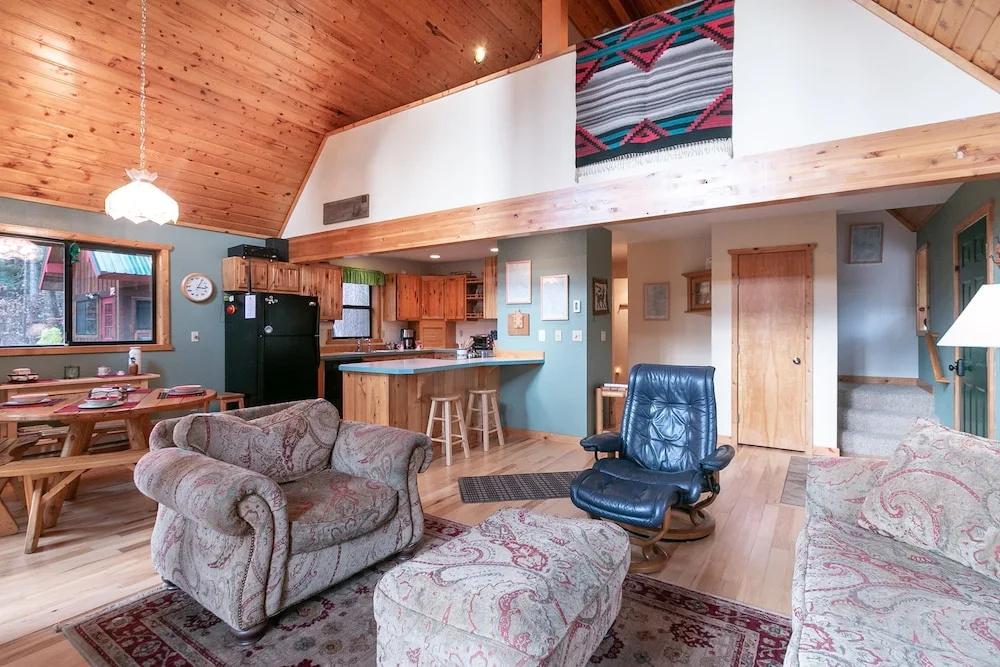 River Road Retreat Apartment 3 NW Comfy Cabins - главное фото