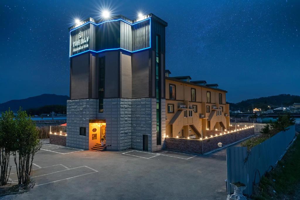 The Bay hotel & pool villa - главное фото