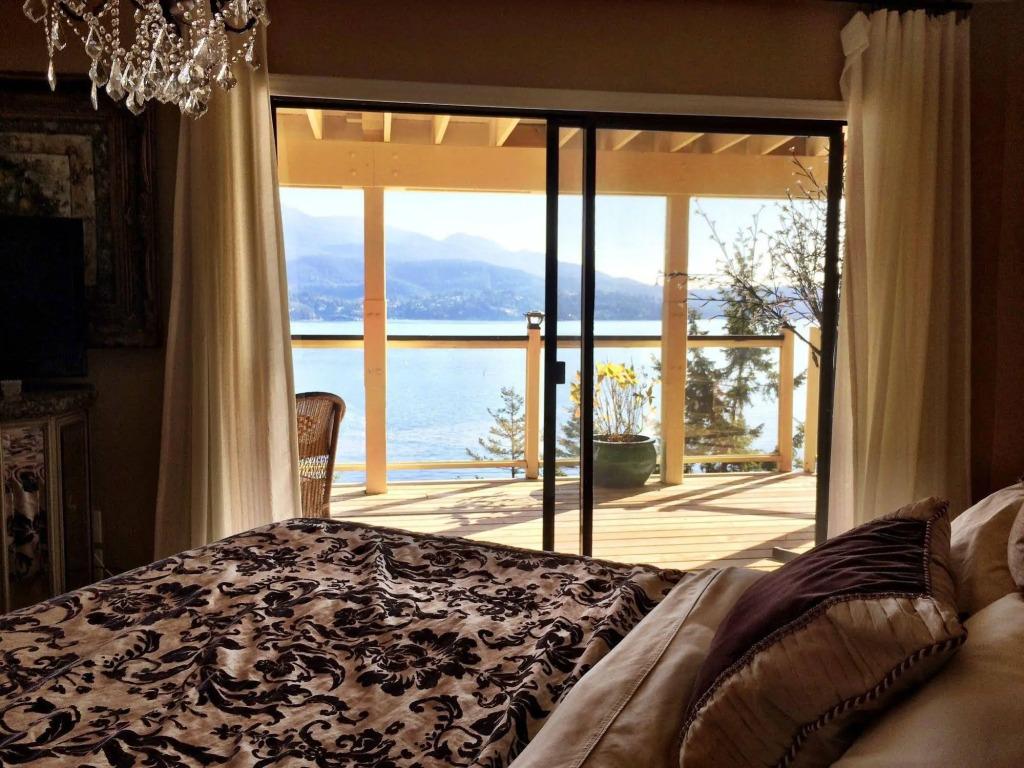 On the Sea B&B on Bowen Island - главное фото